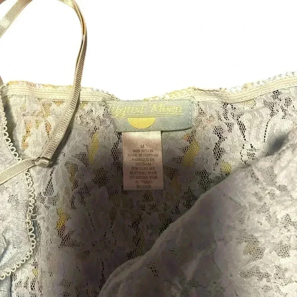 August Moon Y2K Blue Floral Lace Tank Top - Picture 3 of 3